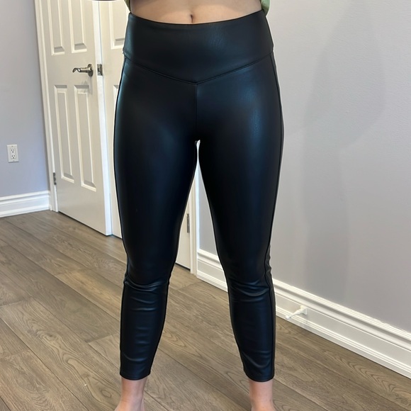 Reitmans leggings - Picture 2 of 5